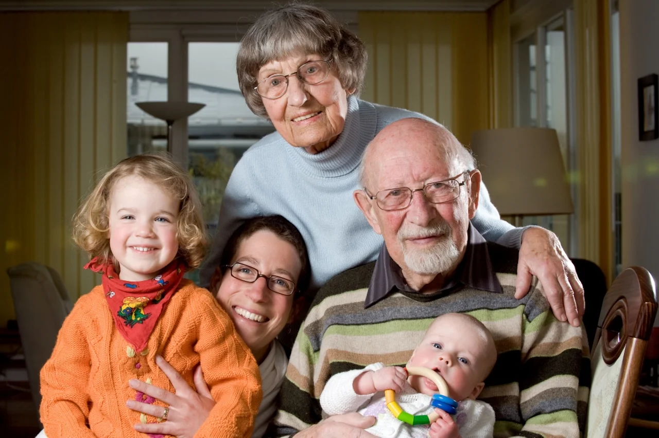 FokusDEMENZ - Senioren mit Kindern mit Familie